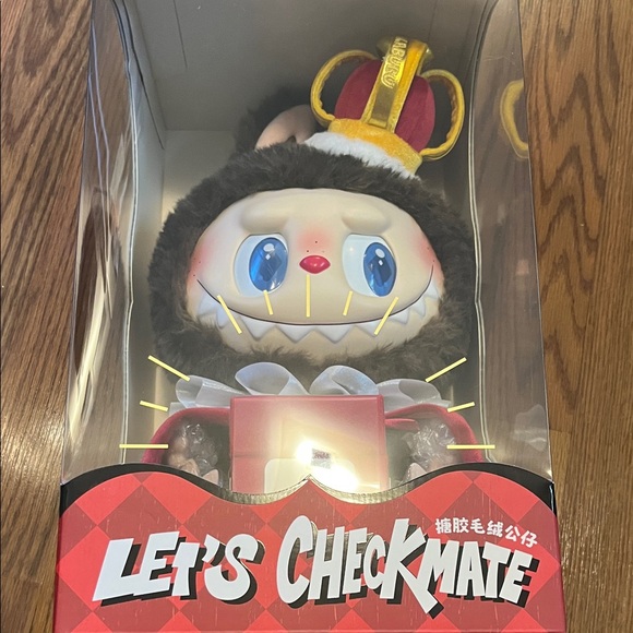 Labubu Authentic Let's Checkmate King Labubu! New in Box! Discontinued and rare - Picture 6 of 12